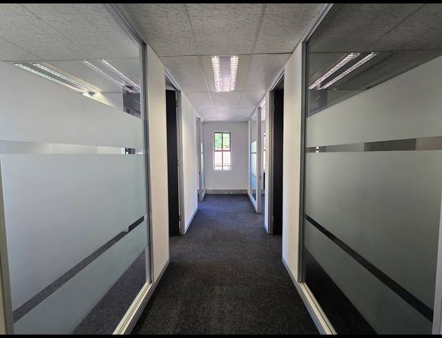 470M² OFFICE TO LET IN BRYANSTON